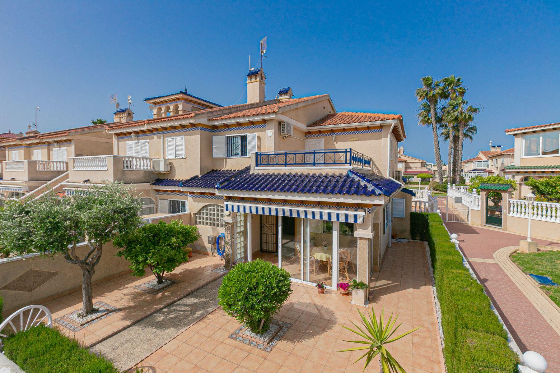 Townhouse in Orihuela Costa — image 1