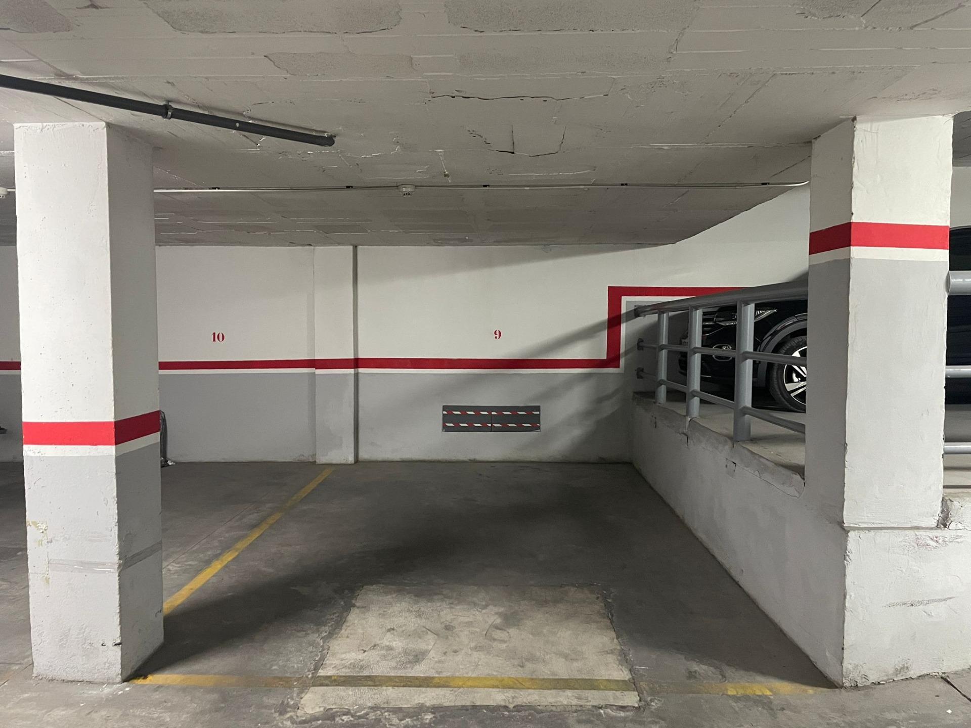 Parking in Torrevieja (Playa Del Cura) — image 1