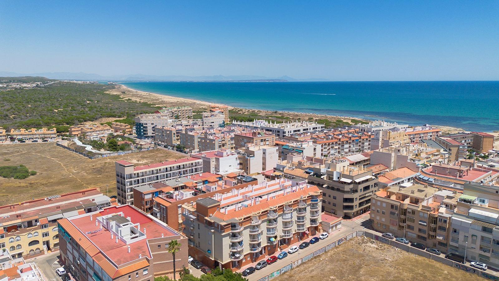 Apartment in Torrevieja (La Mata Pueblo) — image 1