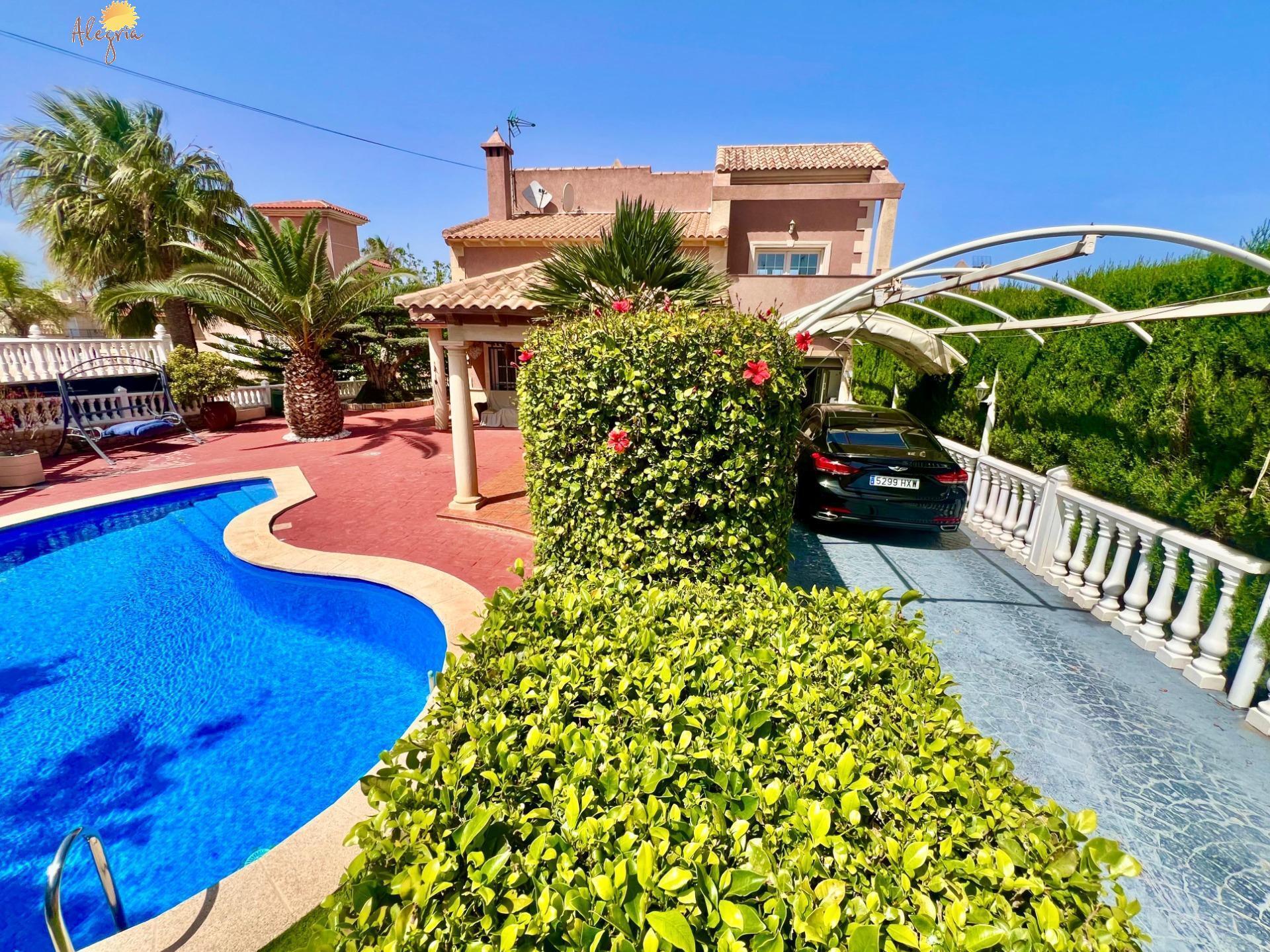 Villa in Orihuela Costa
