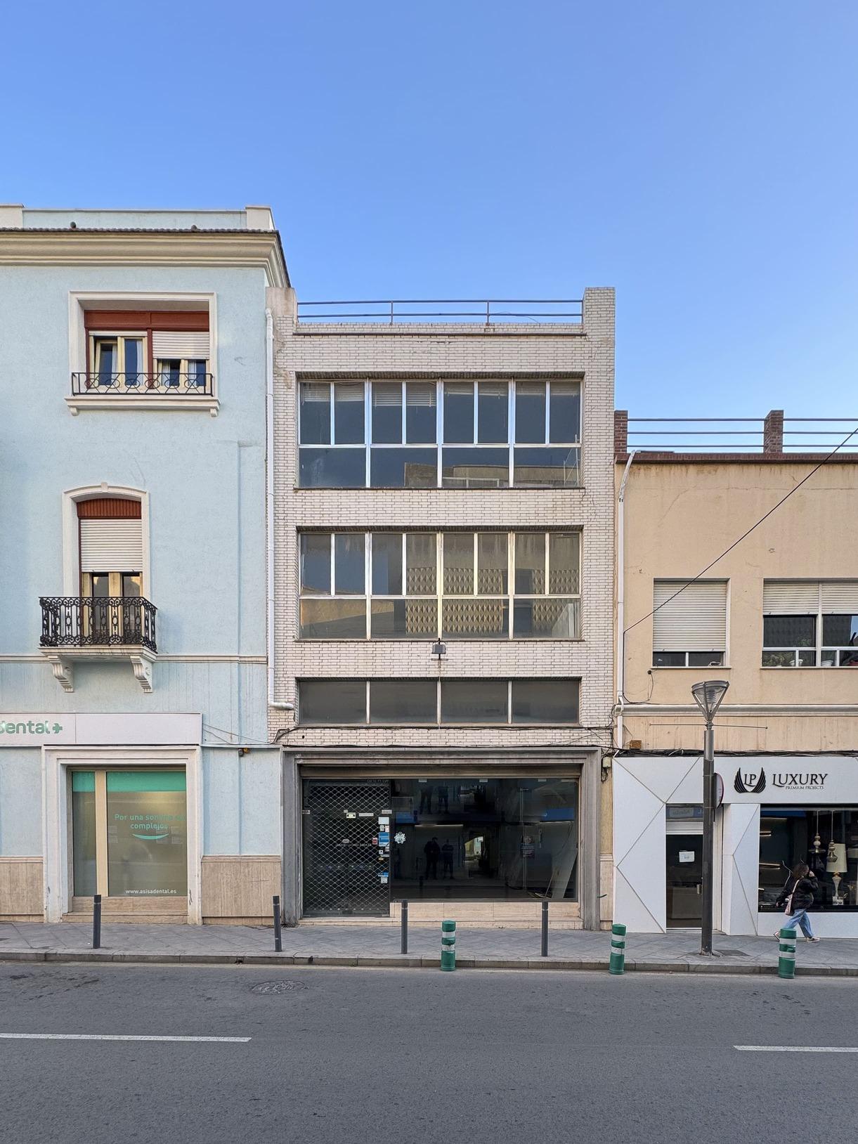 Building in Torrevieja — image 1