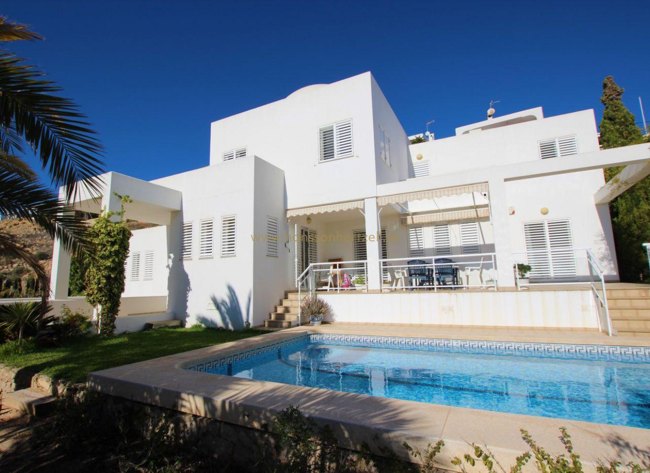 Villa in Villajoyosa