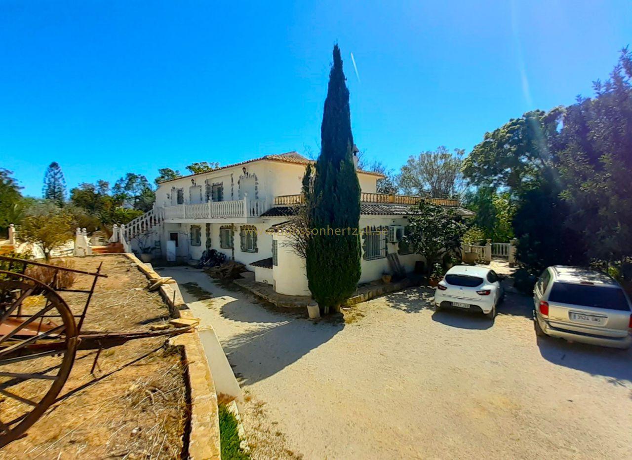 Chalet in Altea