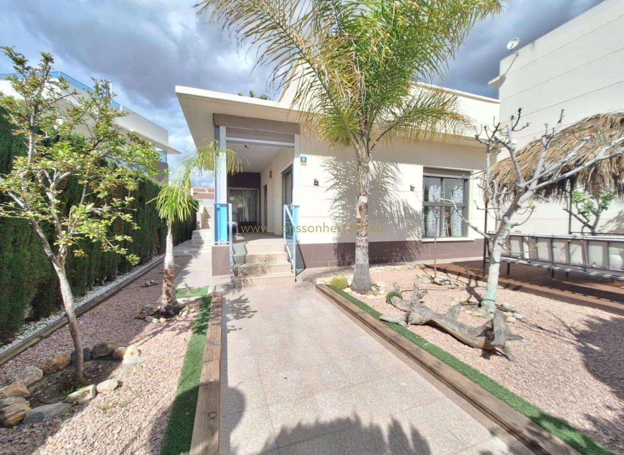 Modern Villa Ciudad Quesada | 3 Beds Solarium €359,900