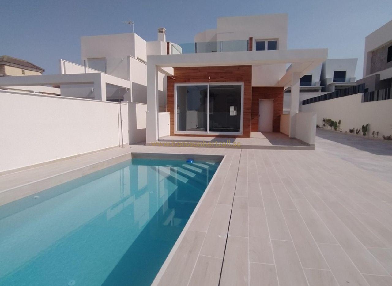 Aguas Nuevas — Established south-western residential district of Torrevieja — affordable, well-connected, and within easy reach of all city services.