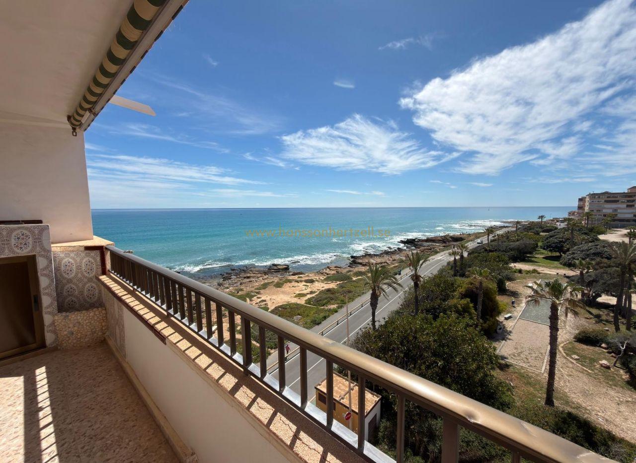 Sea View Apartment in Torrevieja | 200m to Beach — image 1